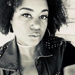 Meet your Posher, Tia